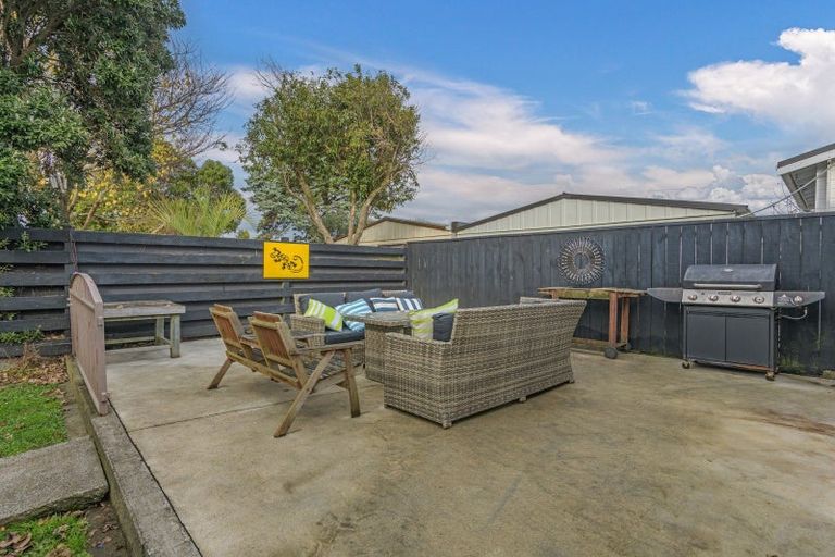 Photo of property in 22 Motuoapa Place, Kelvin Grove, Palmerston North, 4414
