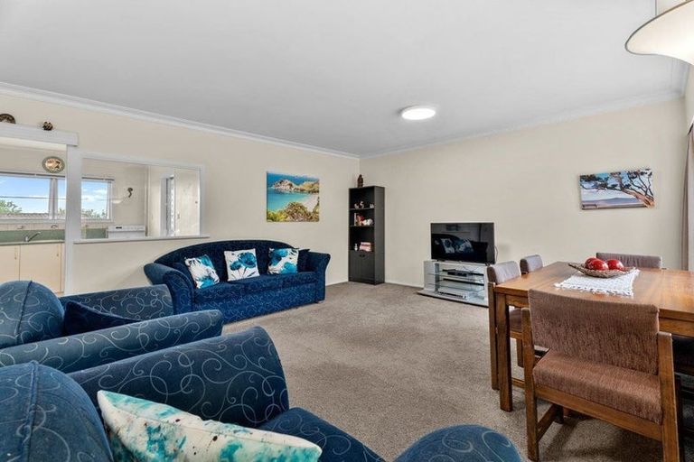 Photo of property in 1/30 Pegler Drive, Howick, Auckland, 2014