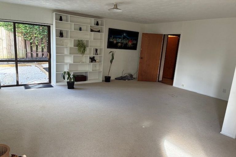 Photo of property in 1/5 Sharon Road, Waiake, Auckland, 0630