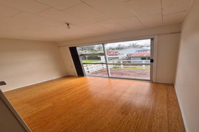 Photo of property in 11 Tennyson Street, Northcote Point, Auckland, 0627