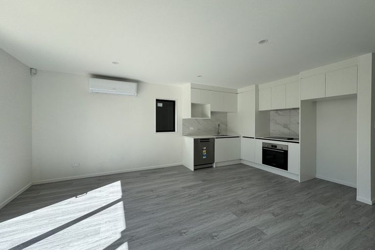 Photo of property in 12 Peara Place, Henderson, Auckland, 0610
