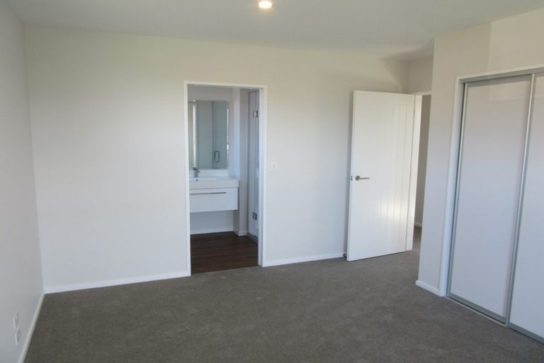 Photo of property in 26 Mount Creighton Crescent, Wanaka, 9305
