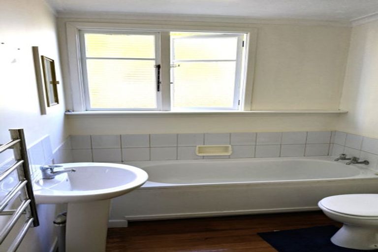 Photo of property in 50 Tamar Street, South Hill, Oamaru, 9400