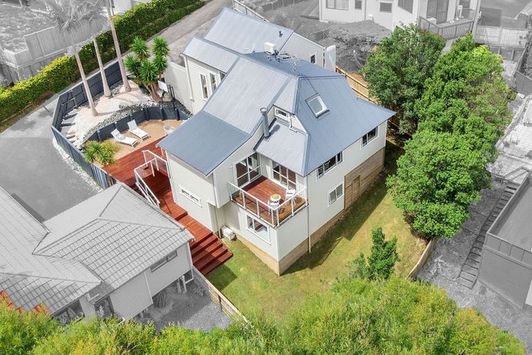 Photo of property in 32k Parr Terrace, Castor Bay, Auckland, 0620
