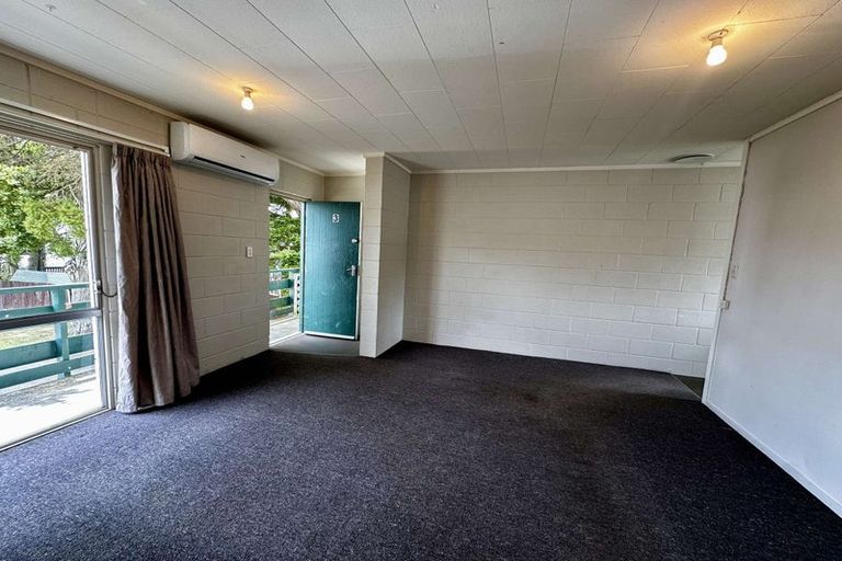 Photo of property in 3/12a Wood Street, Wallaceville, Upper Hutt, 5018