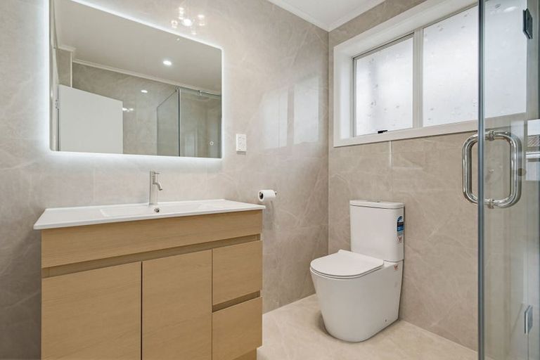 Photo of property in 1/5 Royal Arch Place, Rosehill, Papakura, 2113