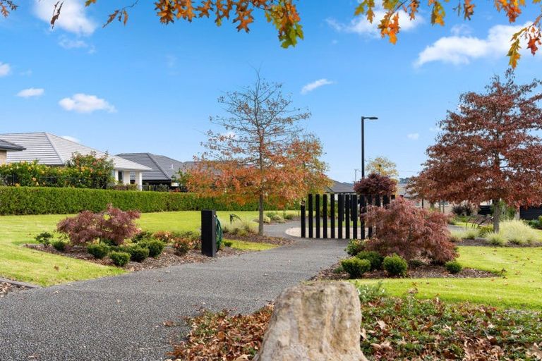 Photo of property in 18 Vista Close, Omokoroa, 3114