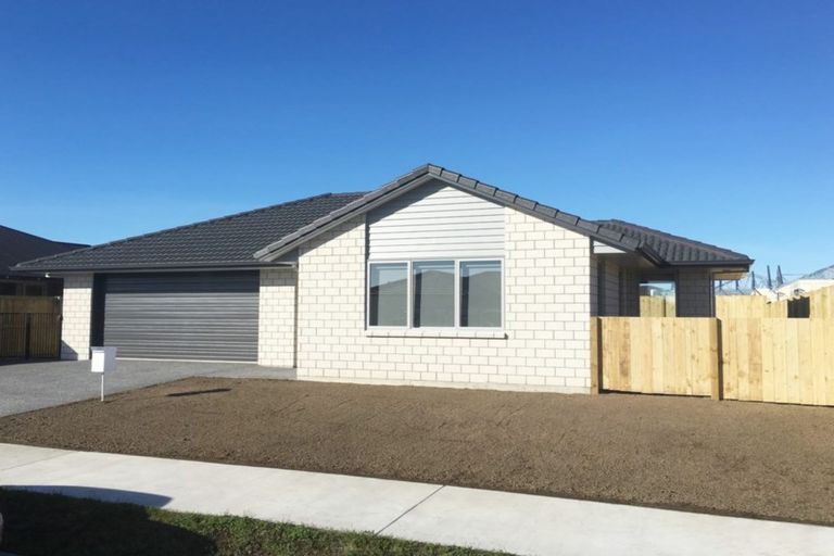 Photo of property in 35 Livingstone Drive, Papamoa Beach, Papamoa, 3118