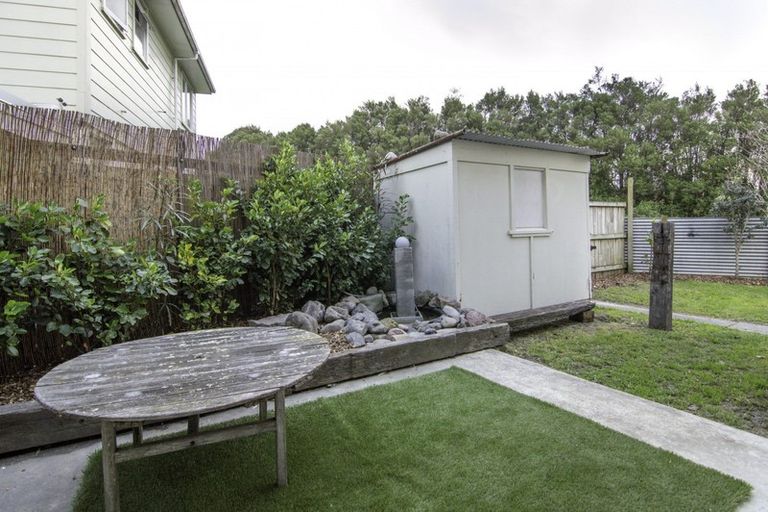 Photo of property in 11 Renfrew Place, Highbury, Palmerston North, 4412