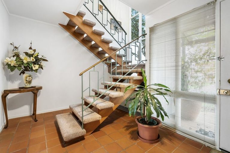 Photo of property in 2/371 East Coast Road, Mairangi Bay, Auckland, 0630