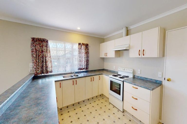 Photo of property in 8 Holly Court, Palmerston North, 4410