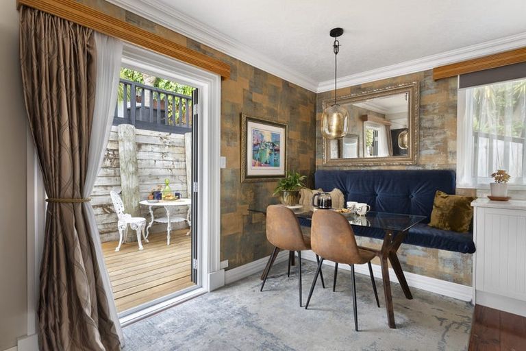 Photo of property in 11 Rangeview Road, Sunnyvale, Auckland, 0612