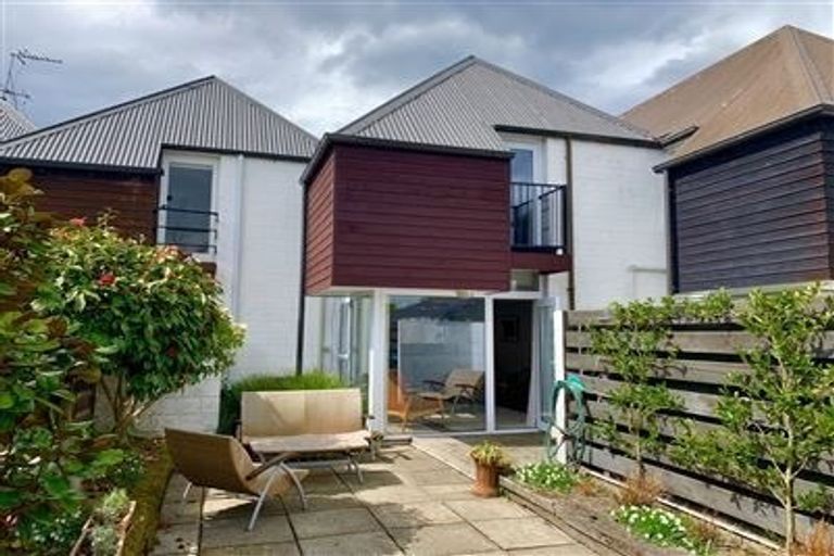 Photo of property in 102 Winchester Street, Merivale, Christchurch, 8014