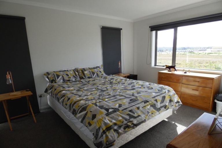 Photo of property in 32 Chaffinch Road, Hobsonville, Auckland, 0616