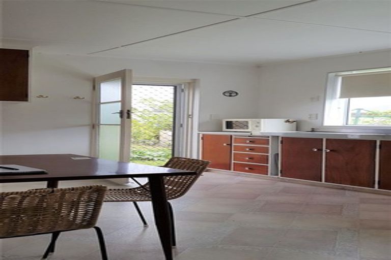 Photo of property in 15 Kohinoor Avenue, Mangere, Auckland, 2022