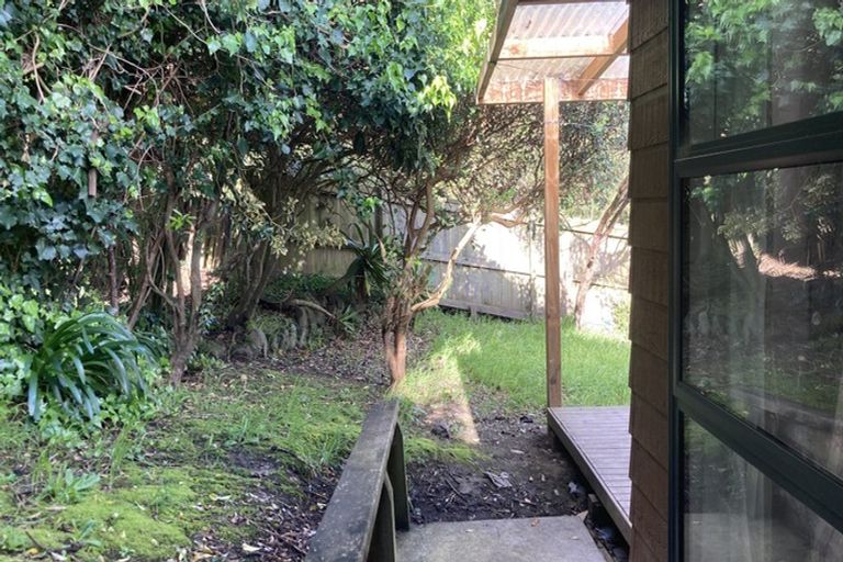 Photo of property in 30 Redwood Drive, Massey, Auckland, 0614