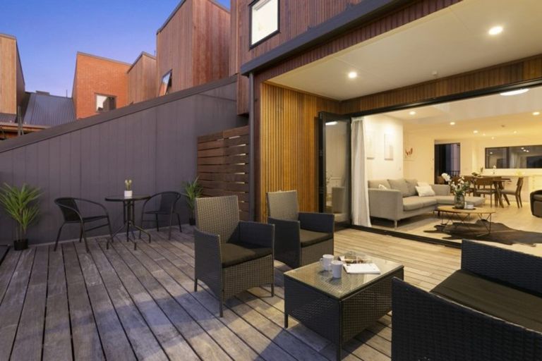 Photo of property in 80 Hobsonville Point Road, Hobsonville, Auckland, 0616