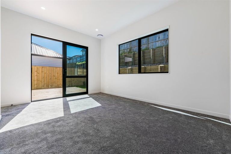 Photo of property in 21 Whakairo Crescent, Gulf Harbour, 0930