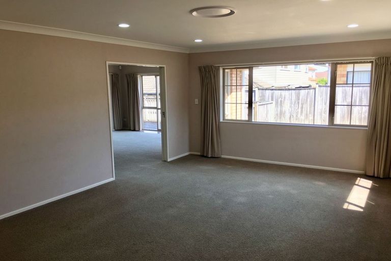 Photo of property in 8 Finbar Close, Flat Bush, Auckland, 2019