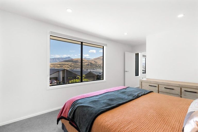 Photo of property in 31 Muster Road, Jacks Point, 9371