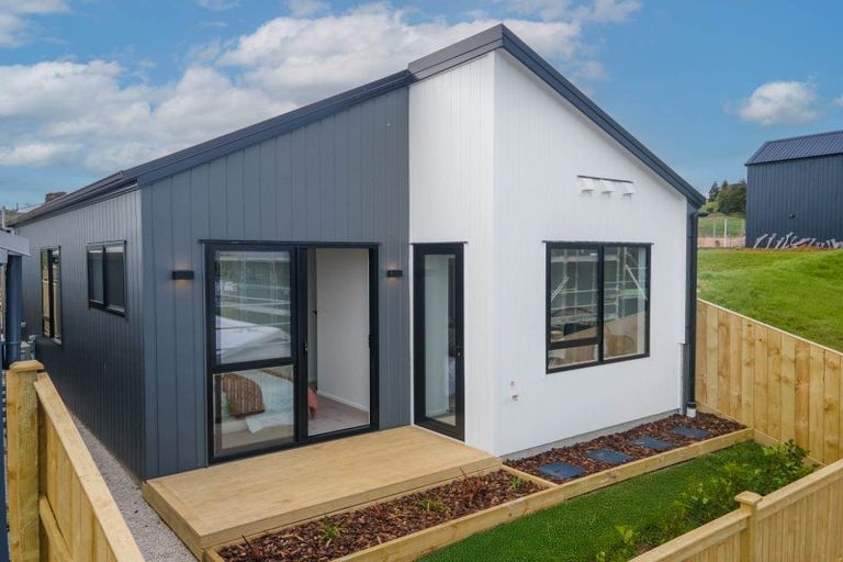 Photo of property in 13 Aituaa Road, Pukekohe, 2120