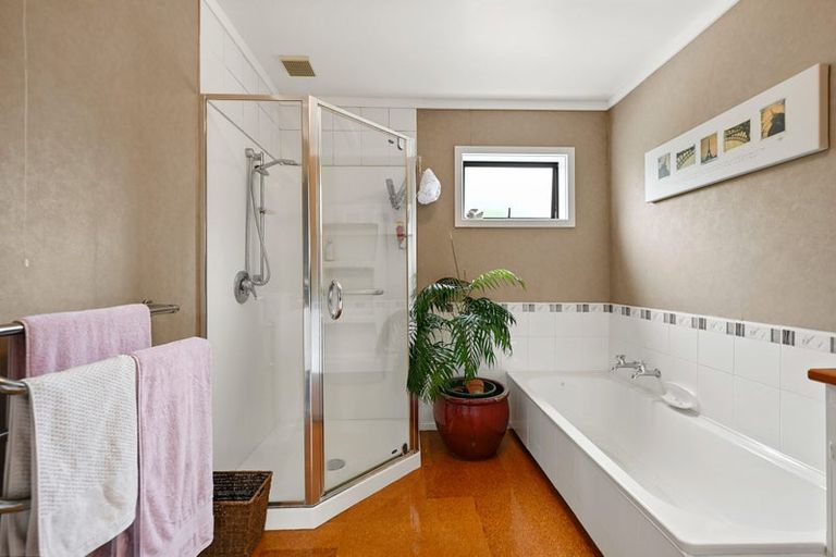 Photo of property in 13 Lake Domain Drive, Frankton, Hamilton, 3204