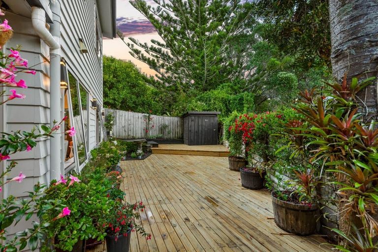 Photo of property in 223a Don Buck Road, Massey, Auckland, 0614