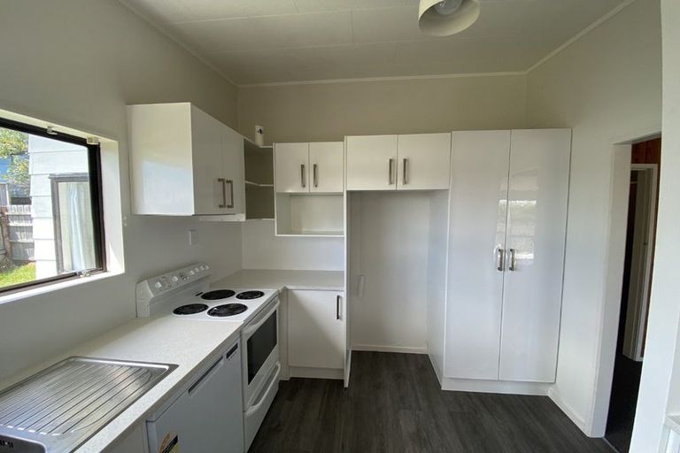 Photo of property in 13 Holiday Road, Stanmore Bay, Whangaparaoa, 0932