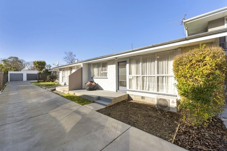Photo of property in 2/32 Mona Vale Avenue, Riccarton, Christchurch, 8011