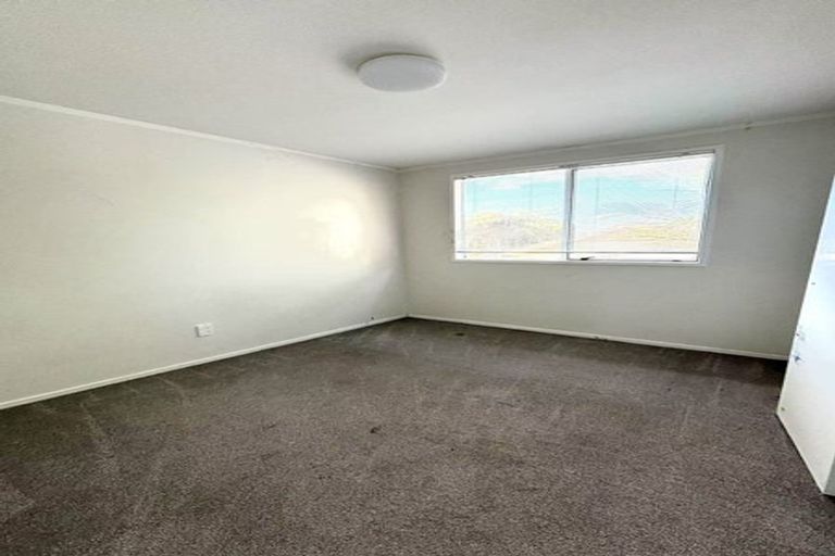 Photo of property in 104 Kemp Road, Massey, Auckland, 0614