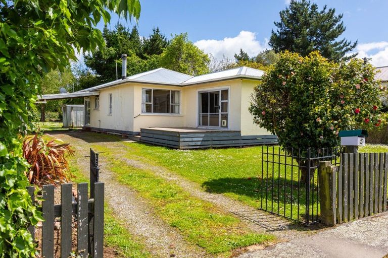 Photo of property in 5 Ormond Street, Woodville, 4920