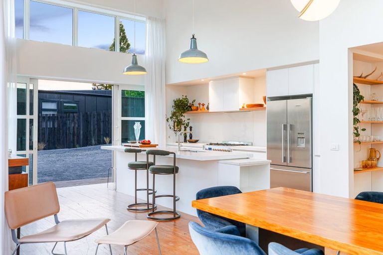 Photo of property in 16a Renata Crescent, Te Atatu Peninsula, Auckland, 0610