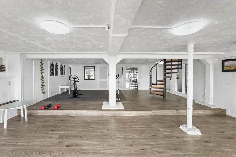 Photo of property in 73c East Coast Road, Castor Bay, Auckland, 0620