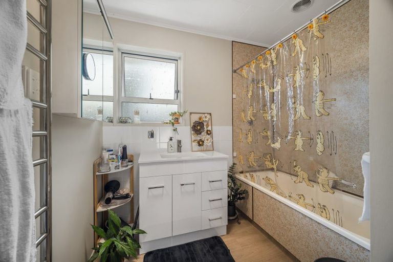 Photo of property in 5b Victory Road, Fairy Springs, Rotorua, 3015