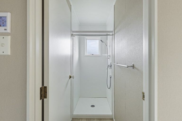 Photo of property in 4/3 Sandel Rise, Merrilands, New Plymouth, 4312