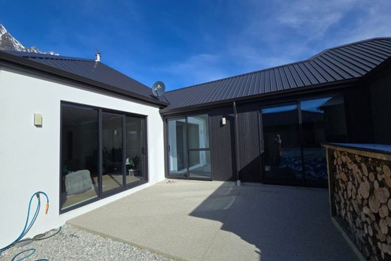 Photo of property in 40 Spur Ridge Rise, Jacks Point, 9371