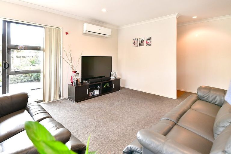 Photo of property in 1 Empressa Heights, Helensville, 0800