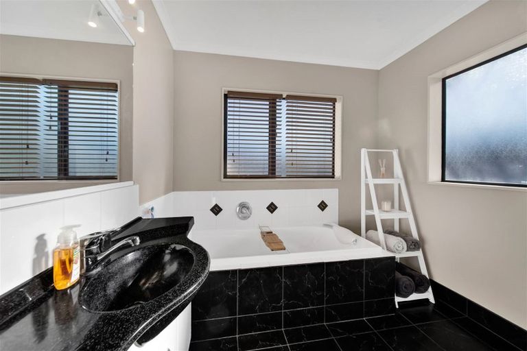 Photo of property in 30c Egmont Street, Hawera, 4610