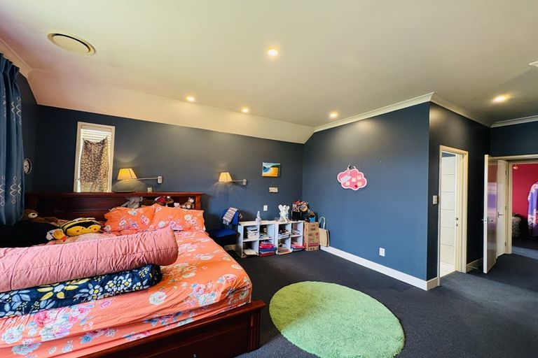 Photo of property in 6 Holly Court, Palmerston North, 4410