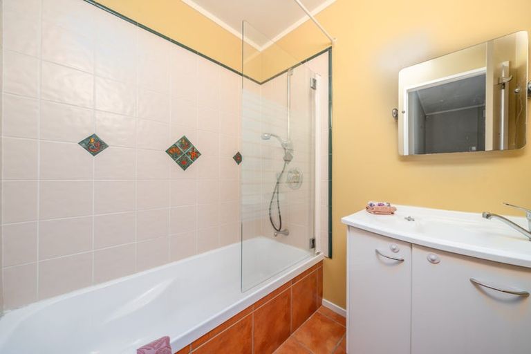 Photo of property in 5 Ashfield Grove, Churton Park, Wellington, 6037