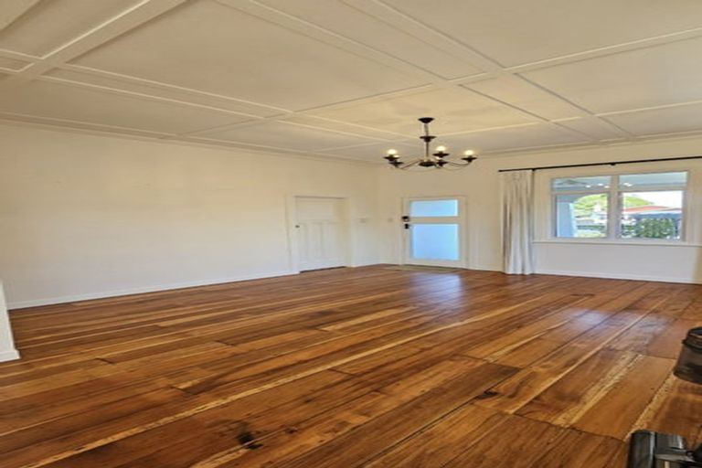 Photo of property in 257 Carrington Street, Vogeltown, New Plymouth, 4310