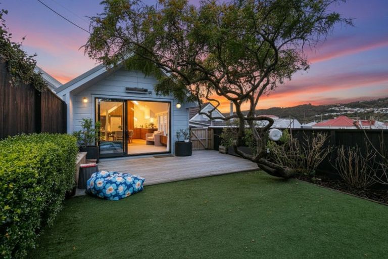 Photo of property in 15 Milton Street, Berhampore, Wellington, 6023