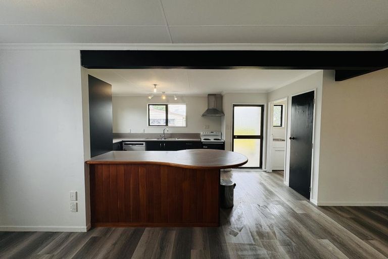 Photo of property in 50 Hillcrest Drive, Kelvin Grove, Palmerston North, 4414