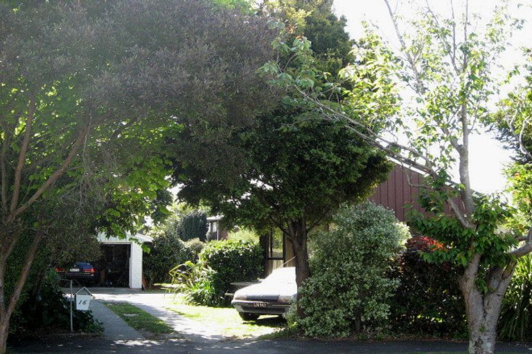 Photo of property in 16 Kingsgate Place, Burnside, Christchurch, 8053