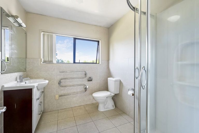 Photo of property in 23 Ballymore Drive, Pinehill, Auckland, 0632