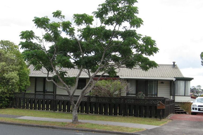 Photo of property in 178 Luckens Road, West Harbour, Auckland, 0618