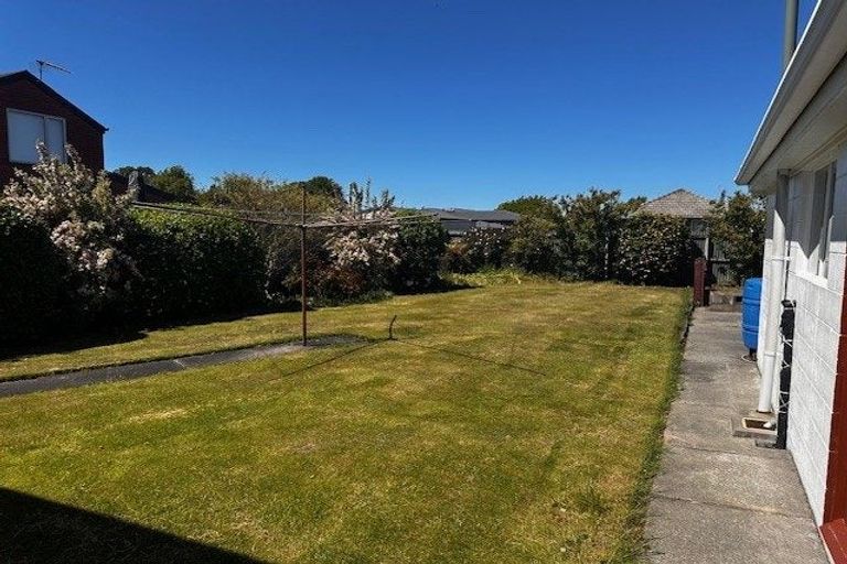 Photo of property in 70 Daniels Road, Redwood, Christchurch, 8051