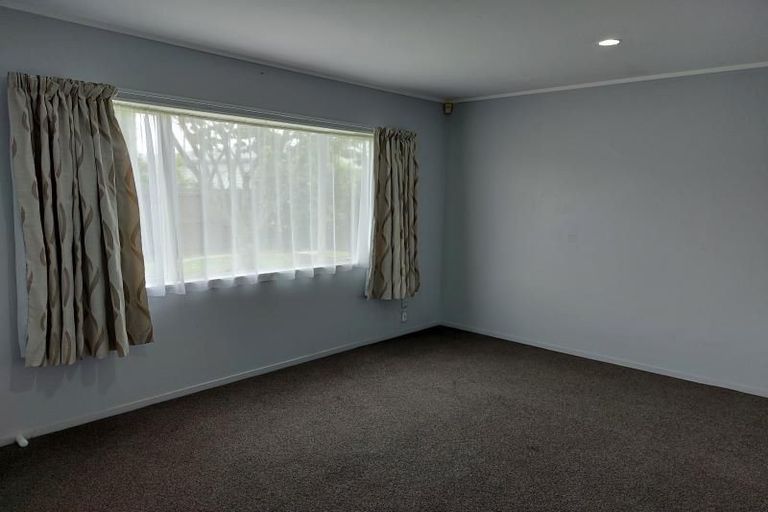 Photo of property in 100 Manuroa Road, Takanini, 2112