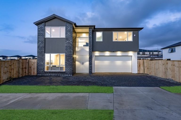 Photo of property in 46 Hikuawa Road, Flat Bush, Auckland, 2019