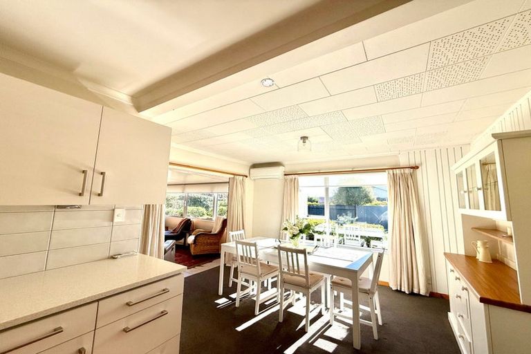 Photo of property in 21 Bidwell Place, Hillmorton, Christchurch, 8025